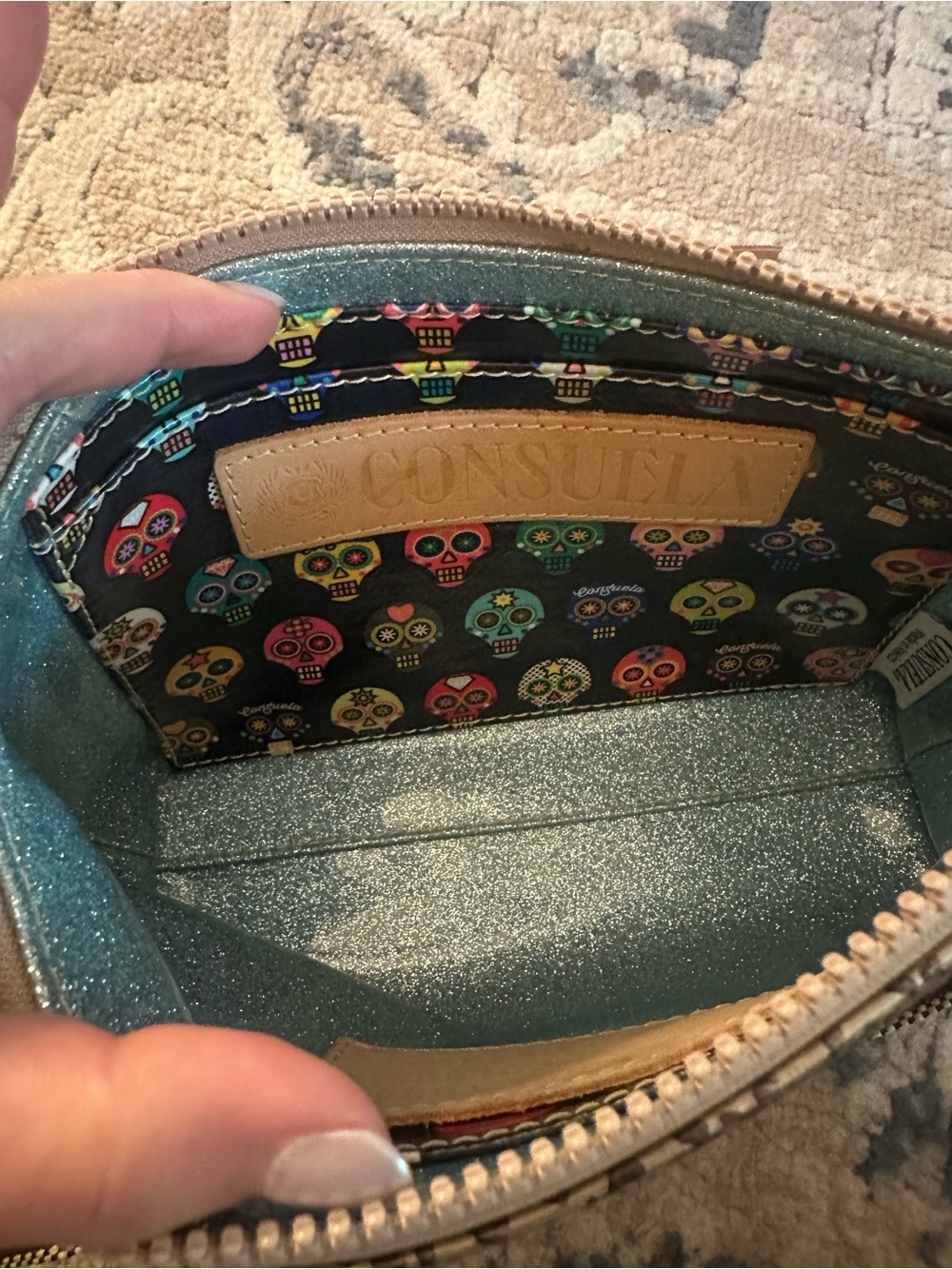 Wesley Midtown Crossbody - Picture 6 of 7